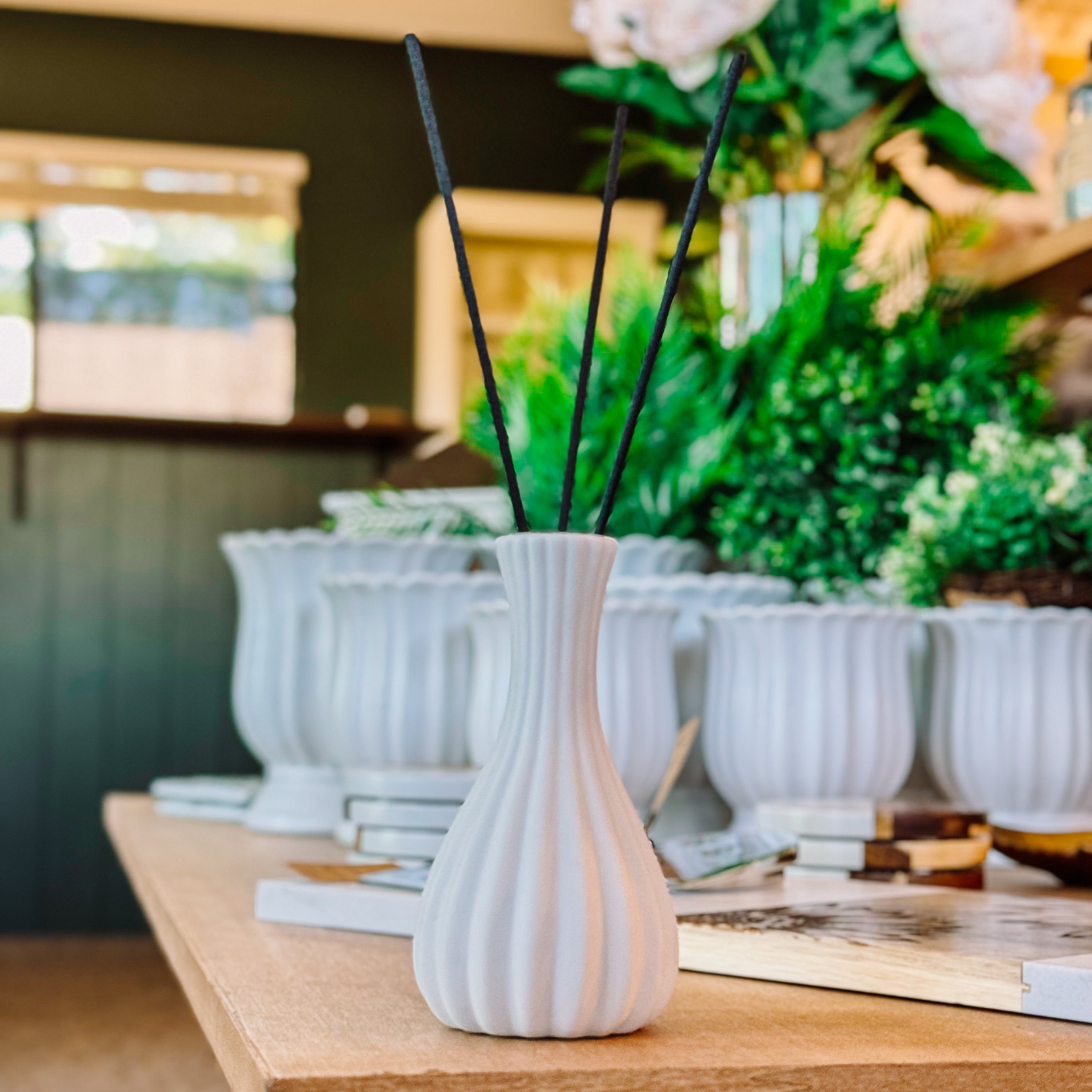 White Ceramic Reed Diffuser Vase – Eastern Sequoia